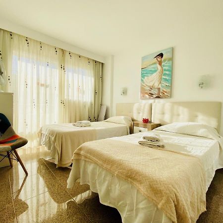 Orange And White Apartment In Yumbo San Bartolome de Tirajana  Exterior photo