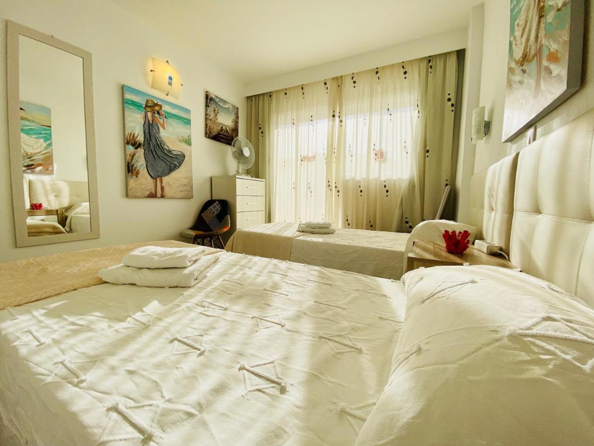 Orange And White Apartment In Yumbo San Bartolome de Tirajana  Exterior photo