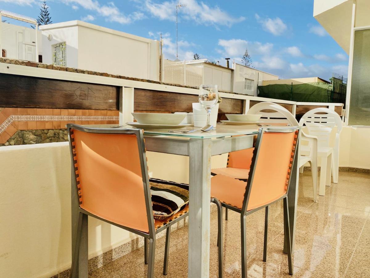 Orange And White Apartment In Yumbo San Bartolome de Tirajana  Exterior photo
